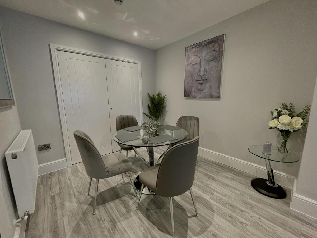 Lymm Living Hotel Warrington  Eksteriør billede