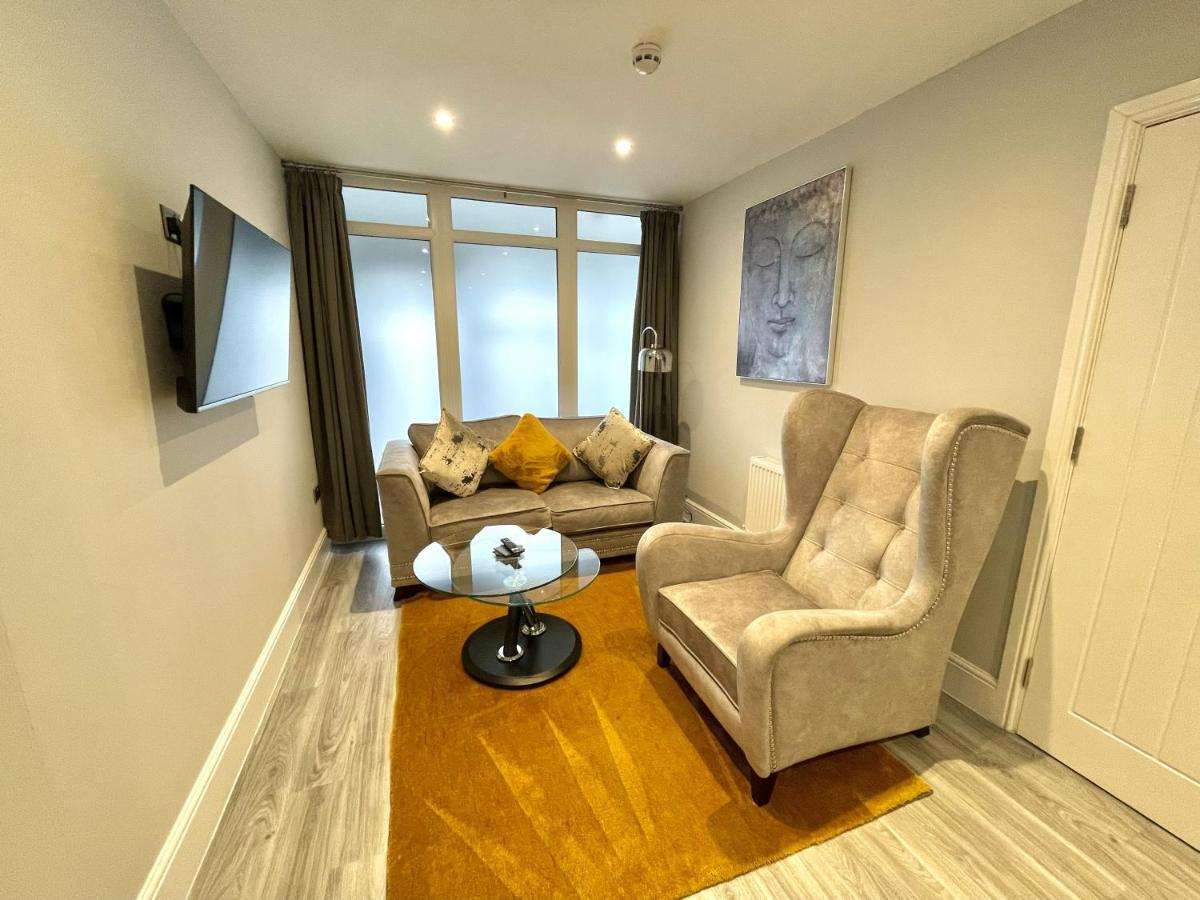 Lymm Living Hotel Warrington  Eksteriør billede