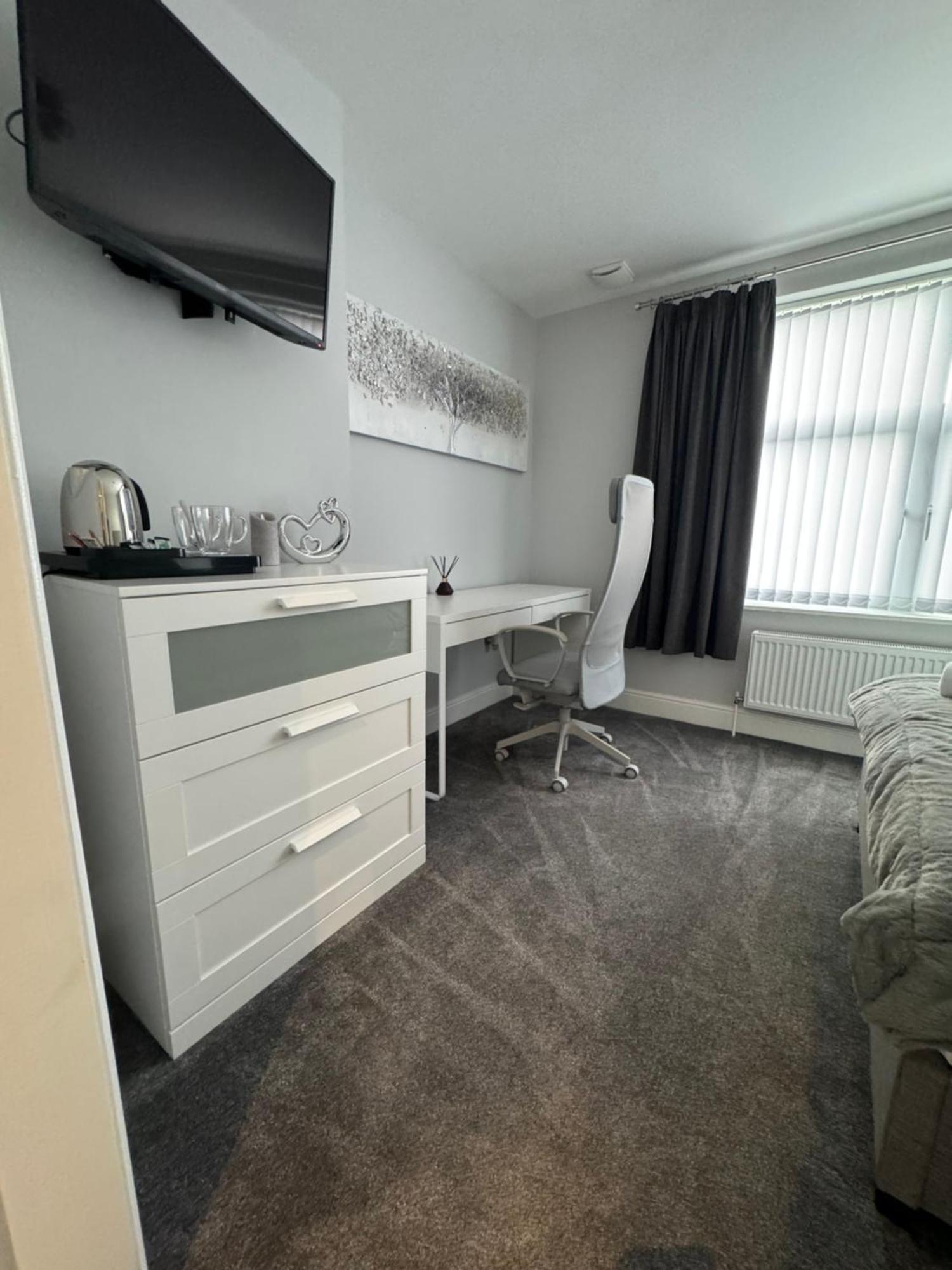Lymm Living Hotel Warrington  Eksteriør billede